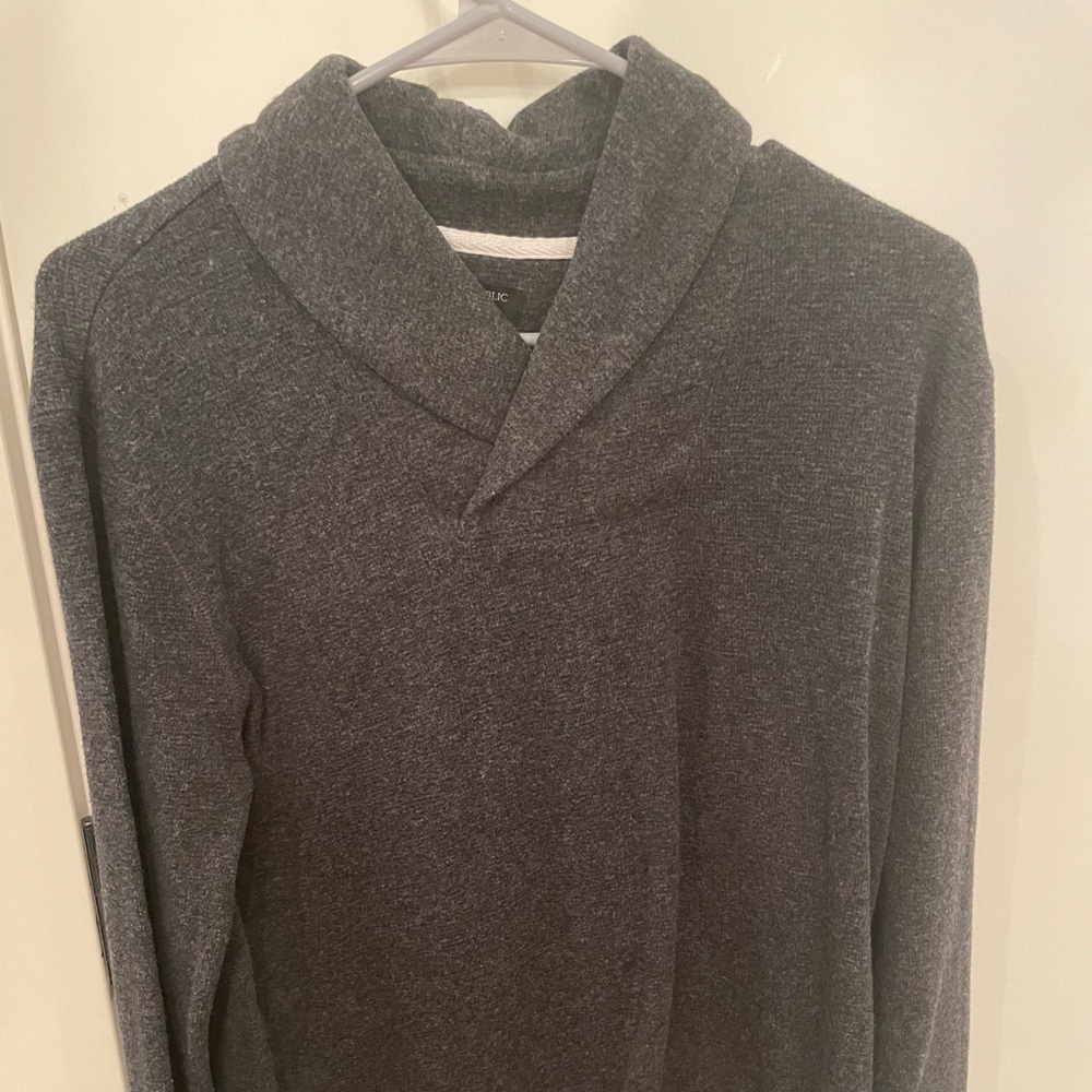Gray banana republic sweater